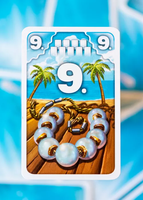 Test du jeu Pearls détail de carte collier